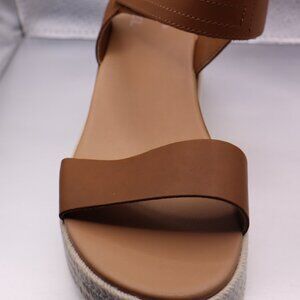 SOREL Cameron™ Flatform Sandal Size 8.5
